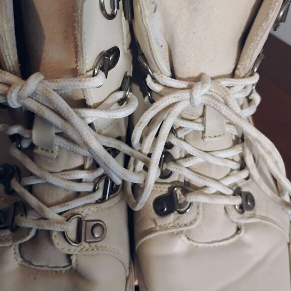 Shoe Dazzle Cream Combat Boots - Picture 6 of 8